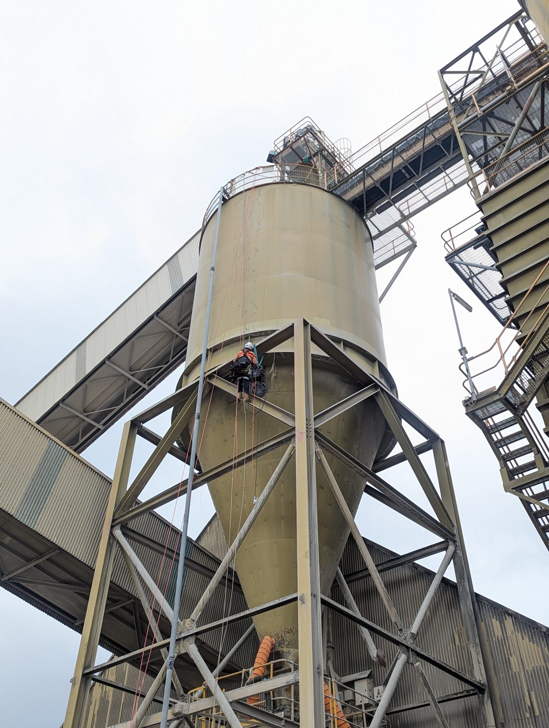External silo with rope access technician