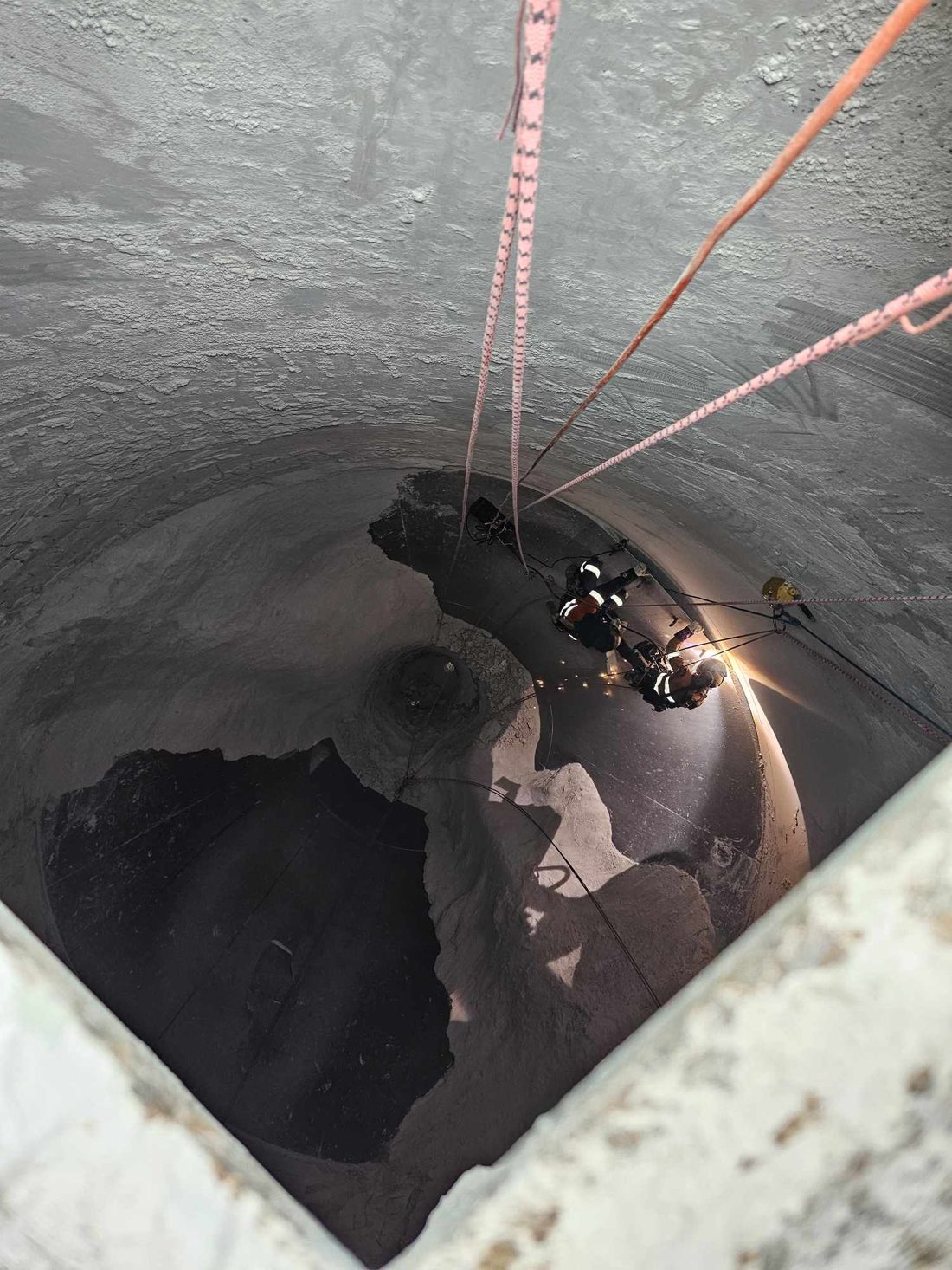 Welding repairs in the silo cone