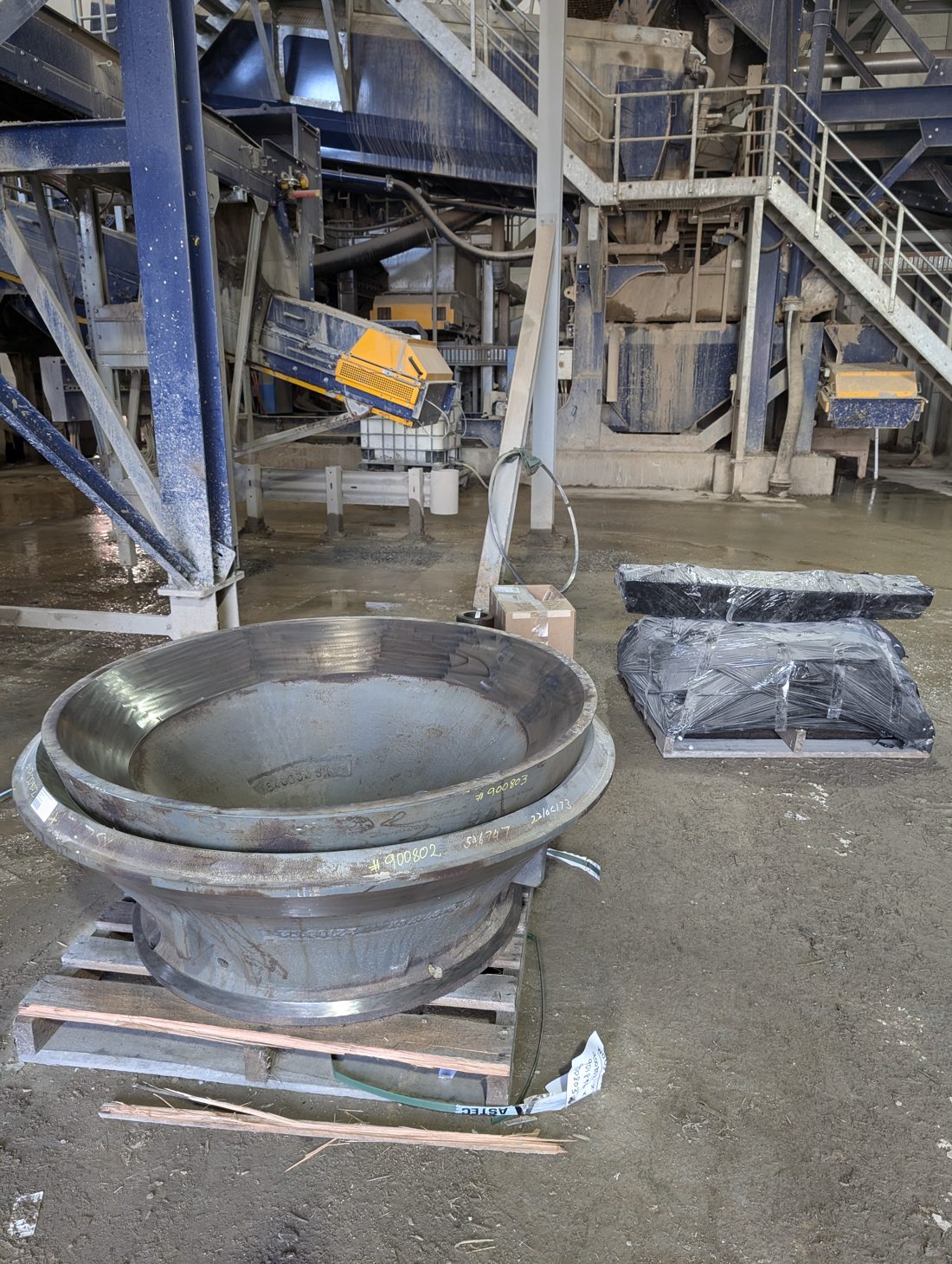 Crusher repair on a shutdown